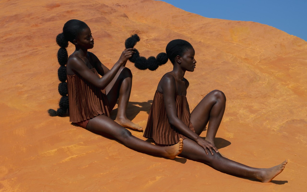 Dagmar van Weeghel - Into the Ochre - Sisterhood (2)