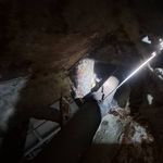 Tuyauterie en fonte dans un espace confinÃÂ© de la structure mÃÂ©tallique, Paris 17