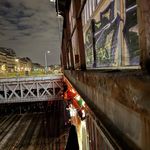 Cordiste UNICORDE sur la passerelle mÃÂ©tallique, au-dessus des voies SNCF, Paris 17