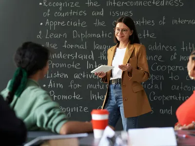 Attendance system with SMS notifications: enhancing efficiency in Educational Institutions