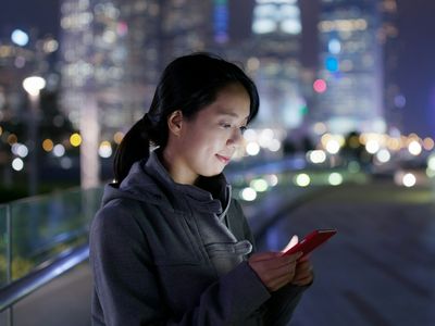 SMS vs MMS: Understanding the Key Differences and Benefits