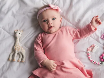 photo d'un bÃÂ©bÃÂ© fille habillÃÂ©e en rose