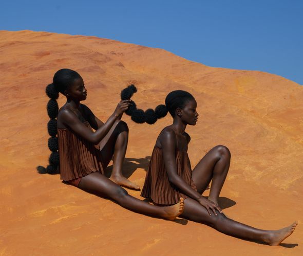 Dagmar van Weeghel - Into the Ochre - Sisterhood (2)