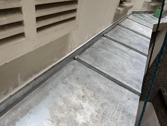 Pose et remplacement de fenÃÂªtre de toit Velux en hauteur