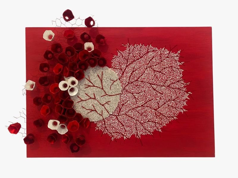 Ghizlane_Sahli_-_Et_la_SÃÂ¨ve_fut..._011__2023_-_Broderies_et_dÃÂ©chets_plastiques_recouverts_de_fils_de_soie_sur_toile_-_70x100cm.jpg-removebg